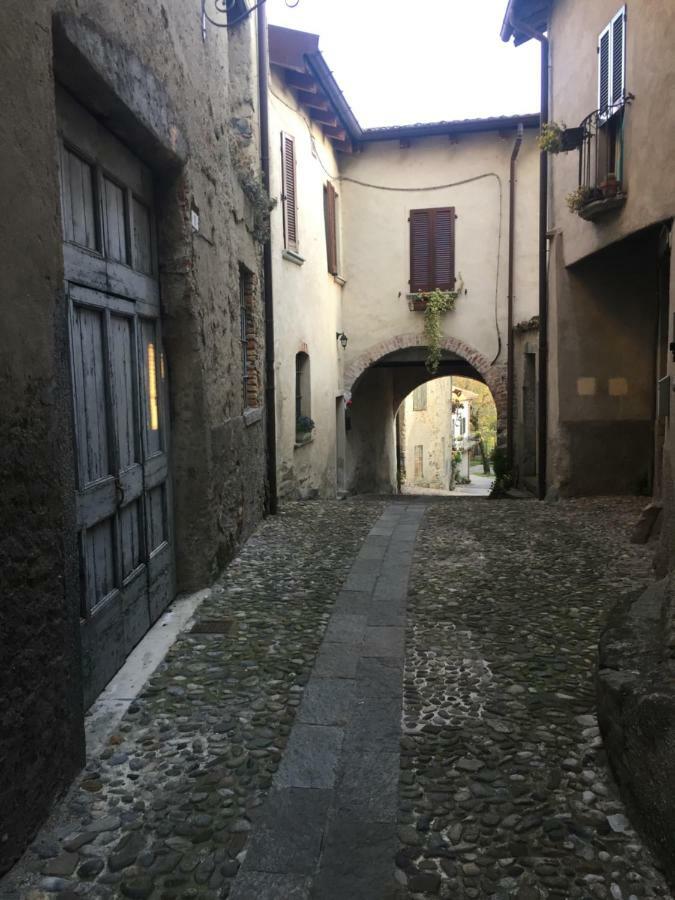 Il Portico Del Conte Bosisio Parini